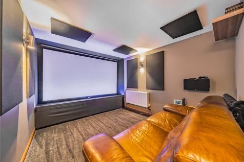 Cinema Room/Garage