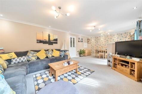 Living Room/Dining