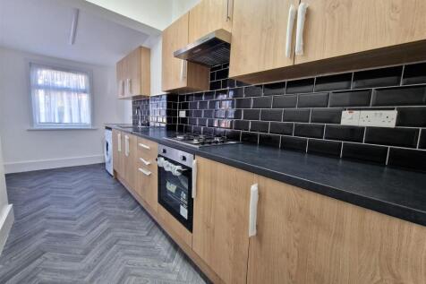 Kitchen 4.jpg