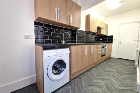 Kitchen 1.jpg