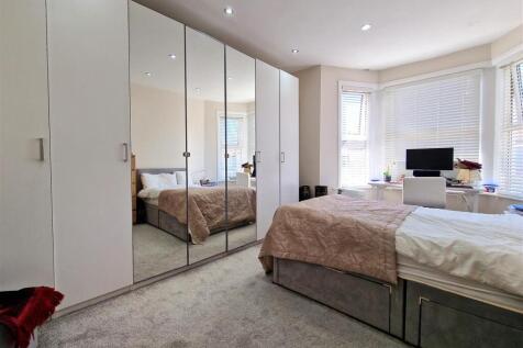 Bedroom main .jpg
