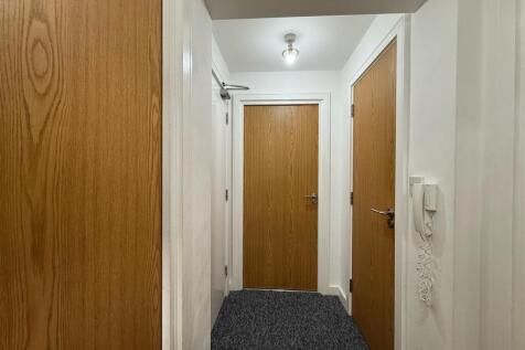 Hallway / Entrance