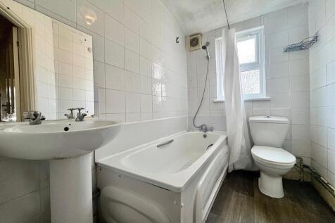 Bathroom.jpg