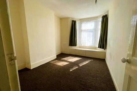 Bedroom1.jpg