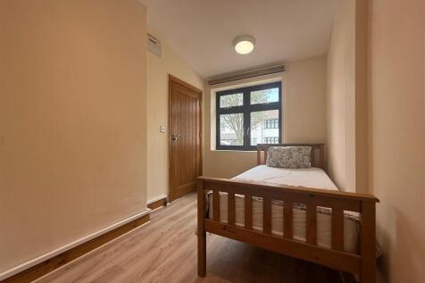 Living Room / Bedroom