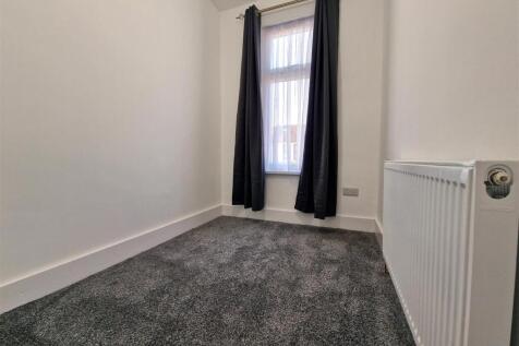 Bedroom 3.jpg