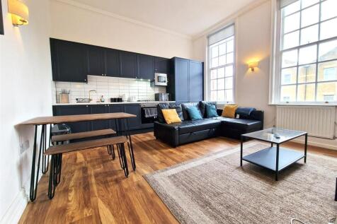 Living room 3.jpg