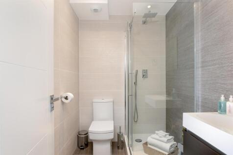 En-Suite to Bedroom 1