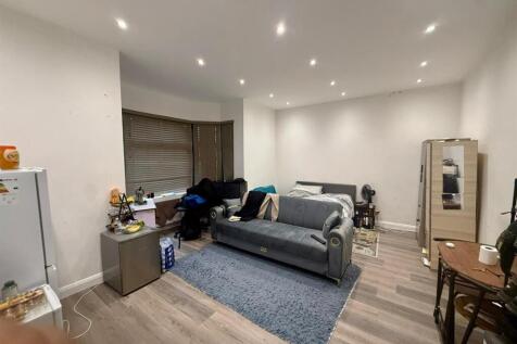 Bedroom 1 (Reception Room)