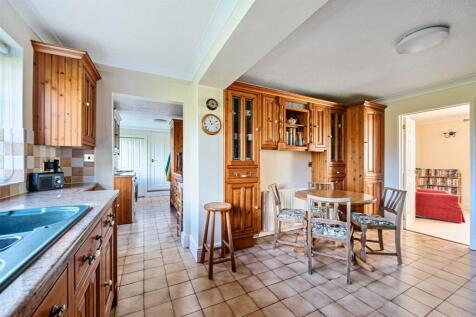 Kitchen / Breakfast Room