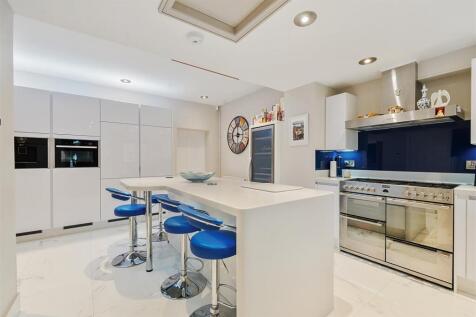 Kitchen / Breakfast Room