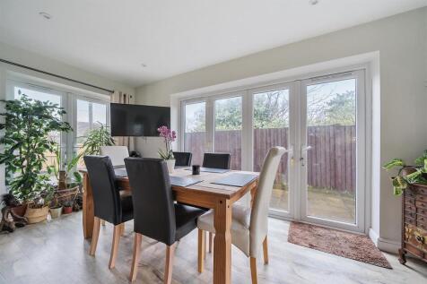 Garden / Dining Room