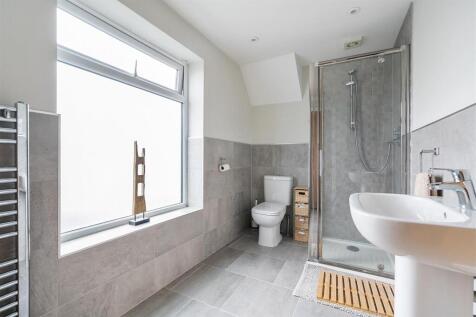 Family Shower Room