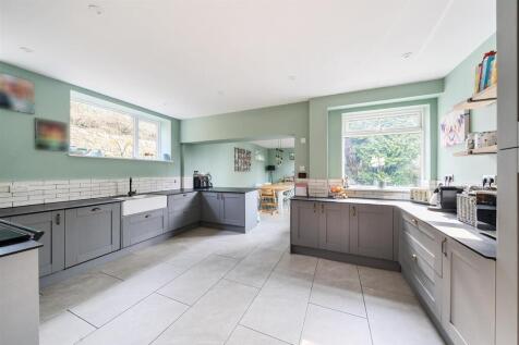 Kitchen / Dining