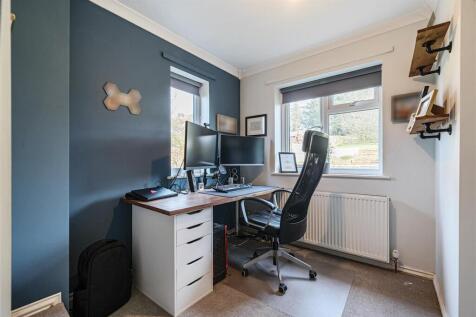 Bedroom / Home Office