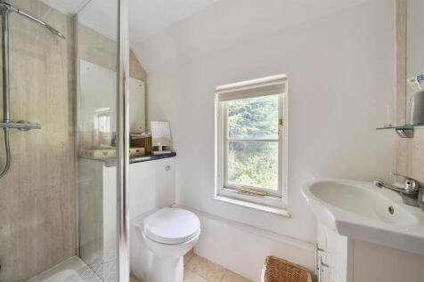 Ground Floor En Suite