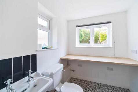 Utility Room / Cloakroom