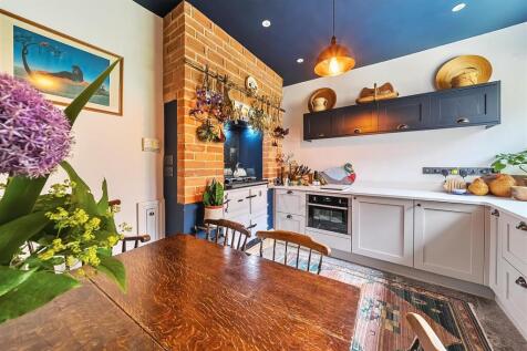 Kitchen / Breakfast Room