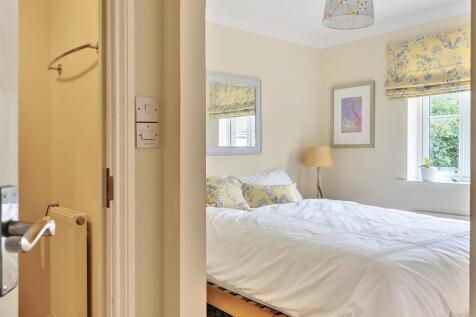 Master Bedroom / En Suite