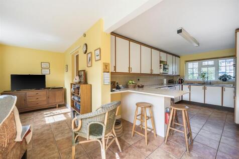 Kitchen / Breakfast / Snug