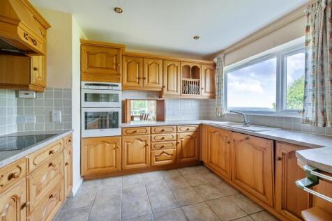 Kitchen / Breakfast Room