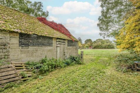 Entrance to paddock (available by separate negotia