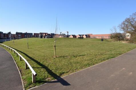 Nearby Green Space