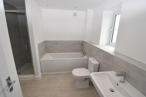 Bath/Shower Room