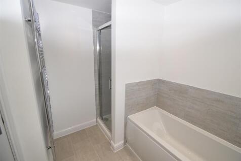 Bath/Shower Room