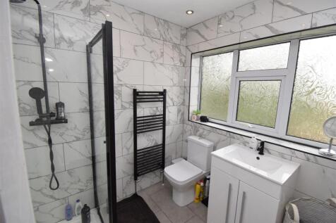 Bath/Shower Room