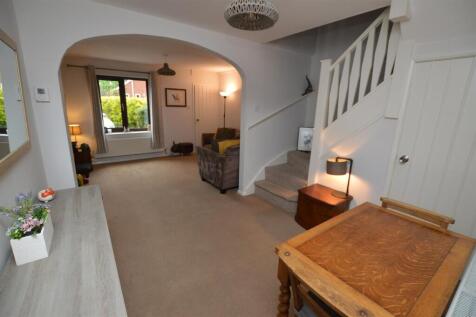 Open plan lounge/dining room