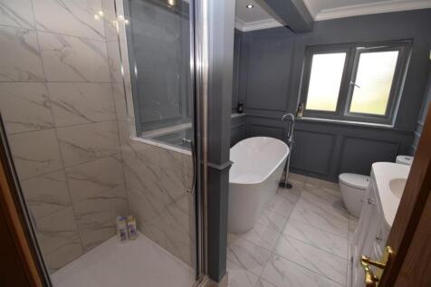 Bath/Shower Room