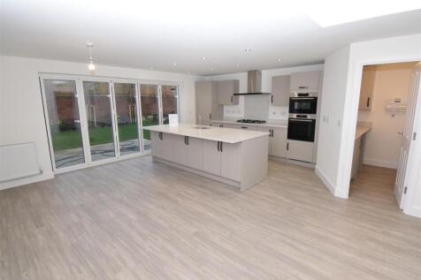 Kitchen/dining room/family room