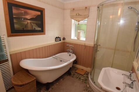 Bath/Shower Room