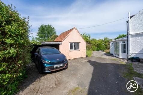 Front Garden/Parking