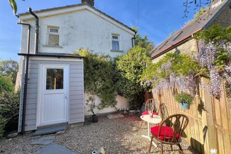 Front of Property / Garden