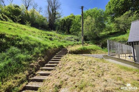 Steps to Grounds / Patio Area
