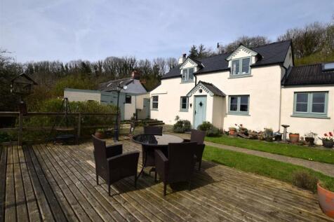 Front of House / Decking