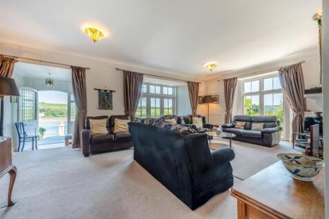 Glanteifi House - Sitting Room