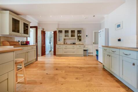 Glanteifi House - Kitchen