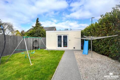 Outbuilding / Office