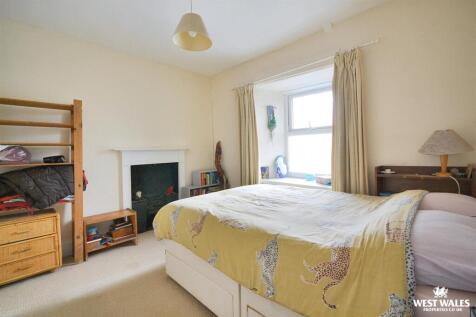 Bedroom (1st Floor)