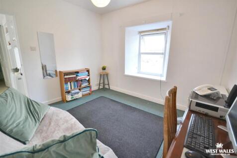 Bedroom (1st Floor)
