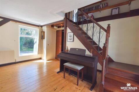 Living Room / Staircase