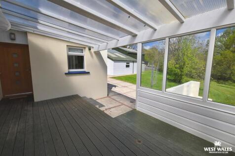 Rear Enclosed Decked Area