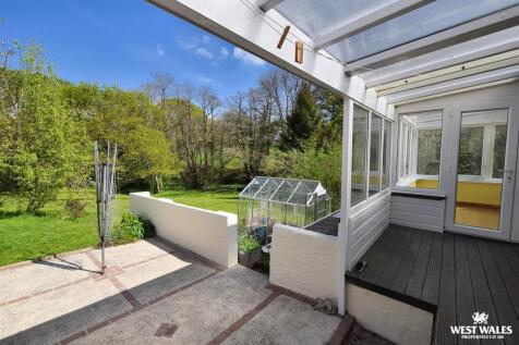 Rear Enclosed Decked Area