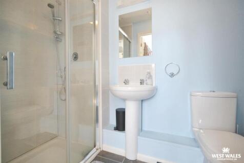 Ensuite shower room