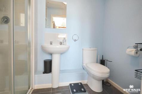 Ensuite shower room