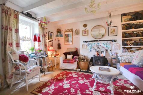 26 living room 2