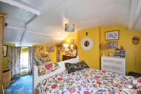 Bedroom 1 - 4